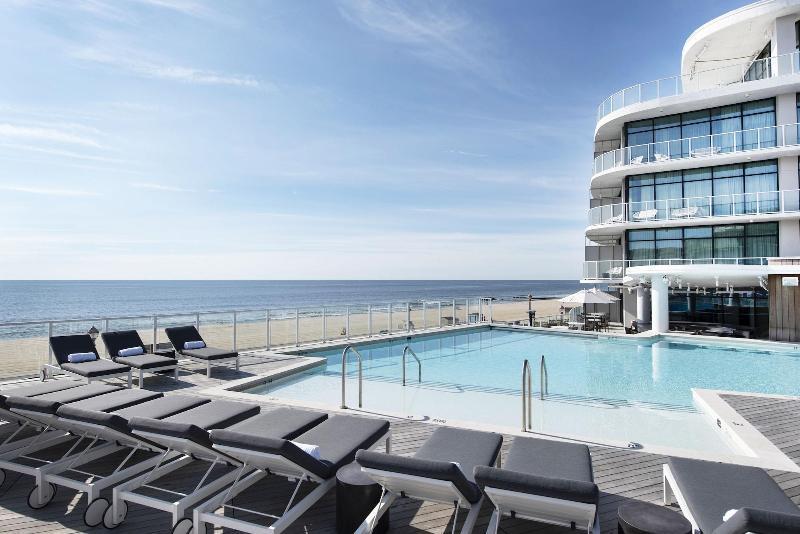 Wave Resort Long Branch Bagian luar foto