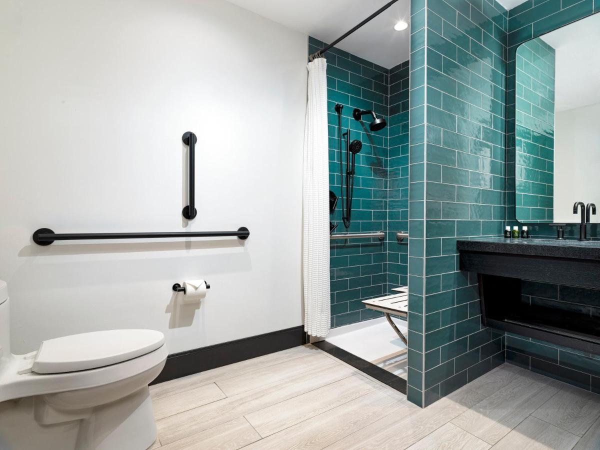Wave Resort Long Branch Bagian luar foto